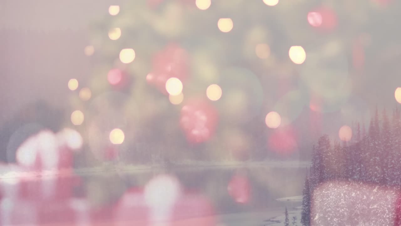 animación del árbol de navidad con luces de hadas sobre un paisaje de invierno