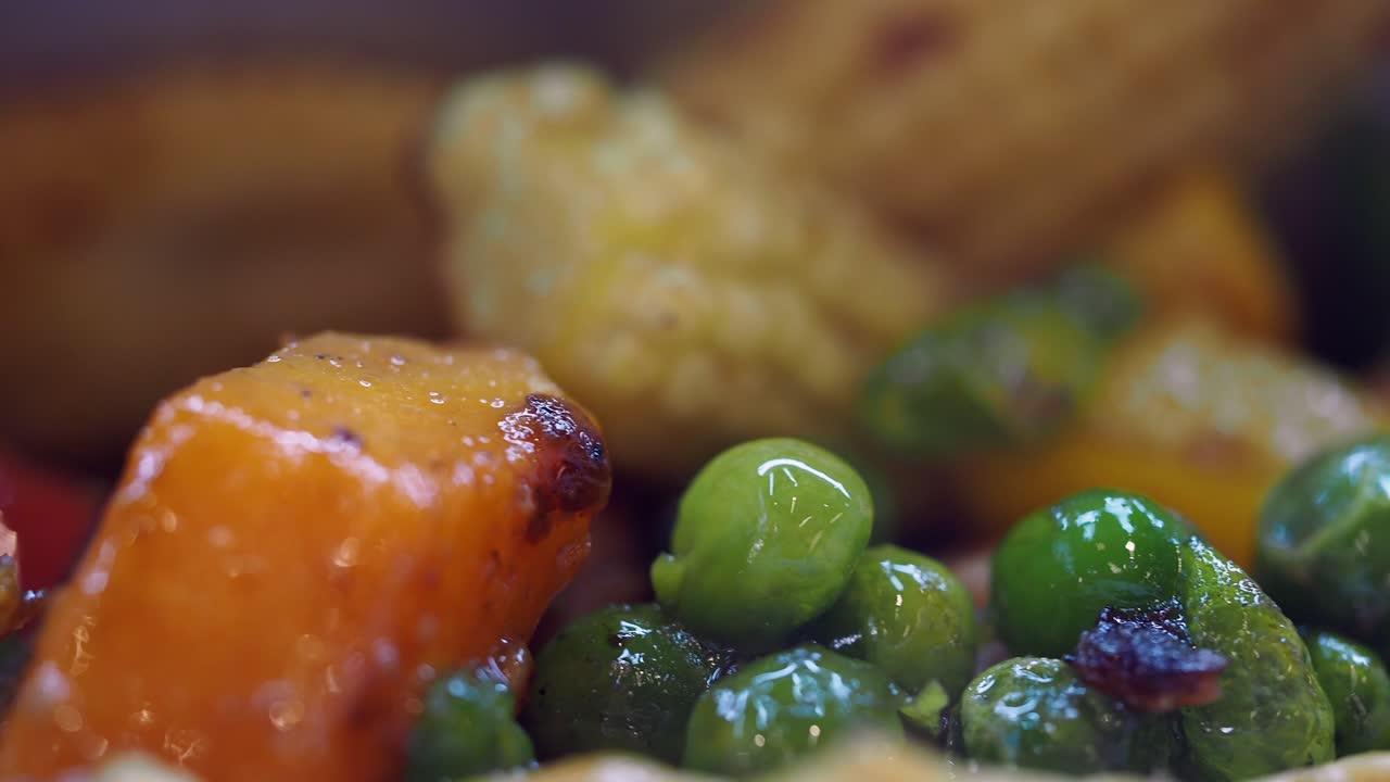 primer plano de un plato de verduras mixtas
