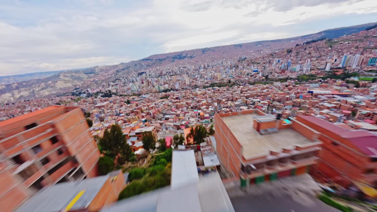 raras y hermosas imágenes de la paz, bolivia tomadas con un gopro 11 mini montado en un dron fpv