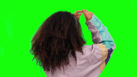 baile, pantalla verde y mujer con auriculares