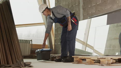 trabajador de la construcción con descanso