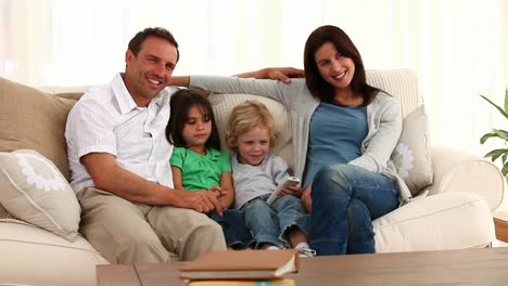 Cute-family-posing-in-front-of-the-camera