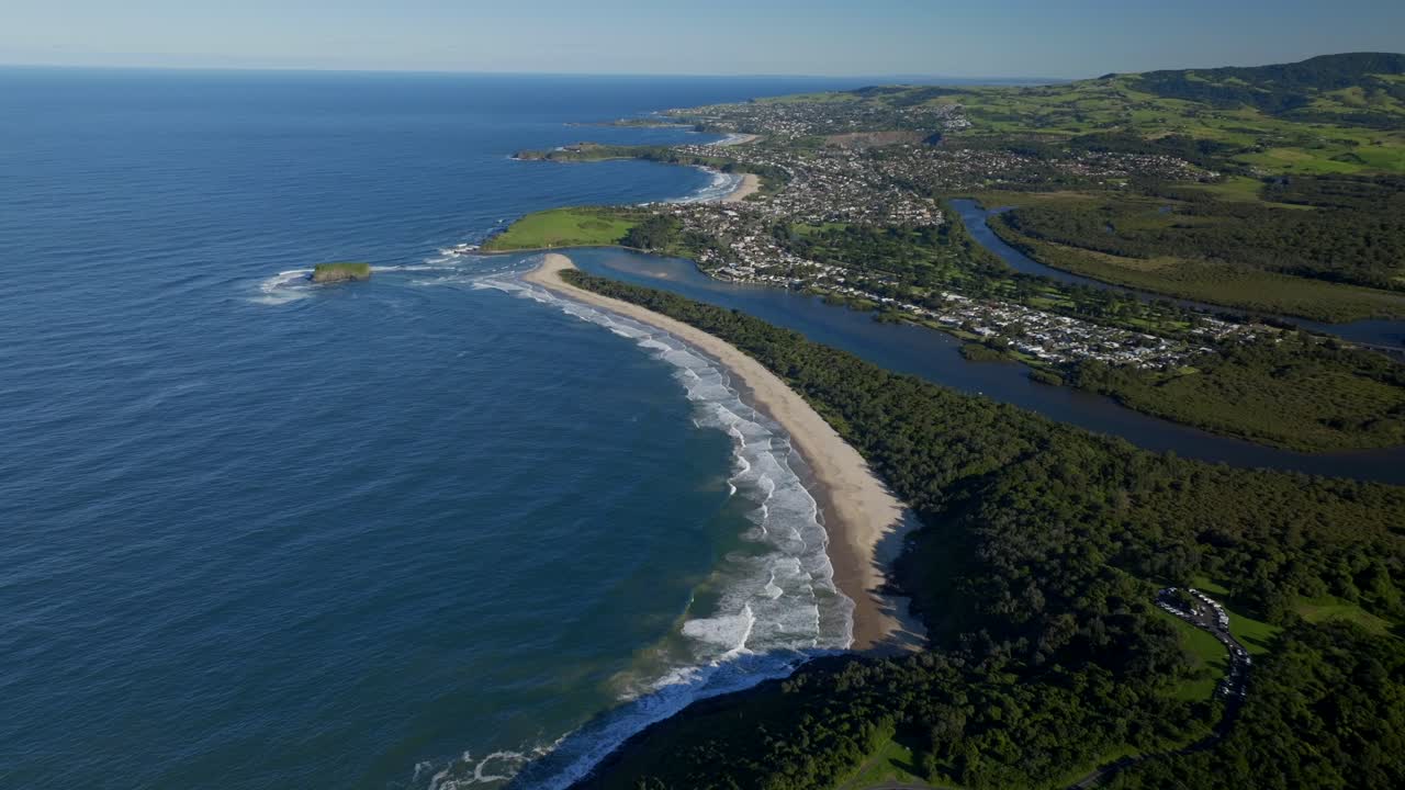 미스틱스 농장 서핑 휴식 killalea minnamurra 해변 illawarra 주립 공원 공중 드론 shellharbour wollongong 오스트레일리아 nsw 시드니 남쪽 해안 shell cove stack rangoon 섬 빛 블루스키