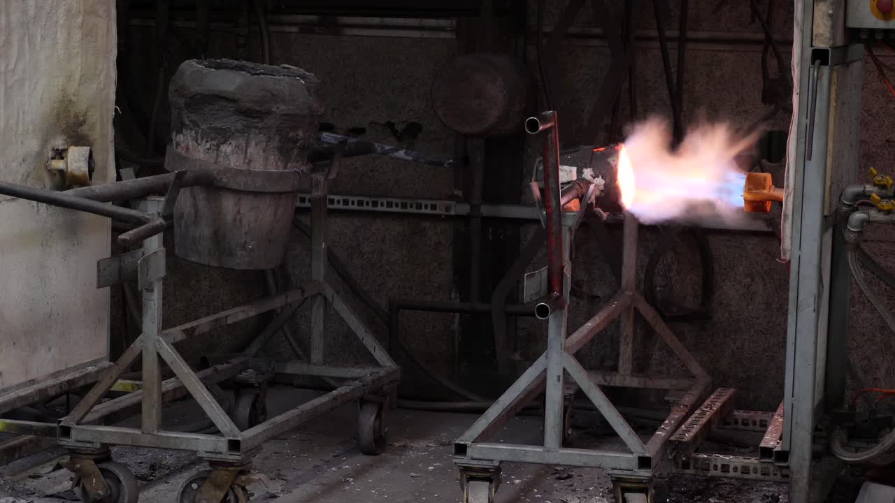 предохранитель - чрезвычайно высокотемпературный паяльник на заводе