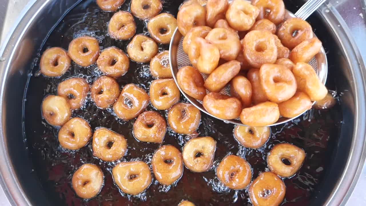 Deep Frying Mini Donuts or Loukoumades