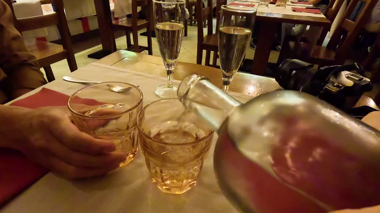 레스토랑에서 식사 경험