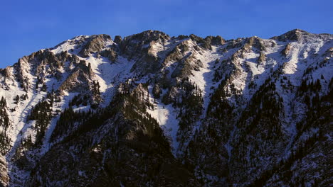 Picos-De-I70-Silverthorne-Leadville-Frisco-Alcance-De-Diez-Millas-Aéreo-Zumbido-Cinematográfico-Base-De-Montaña-De-Cobre-Colorado-Invierno-Diciembre-Navidad-Paisaje-Hacia-Arriba-Foque-Movimiento