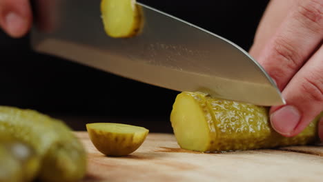 slicing pickles