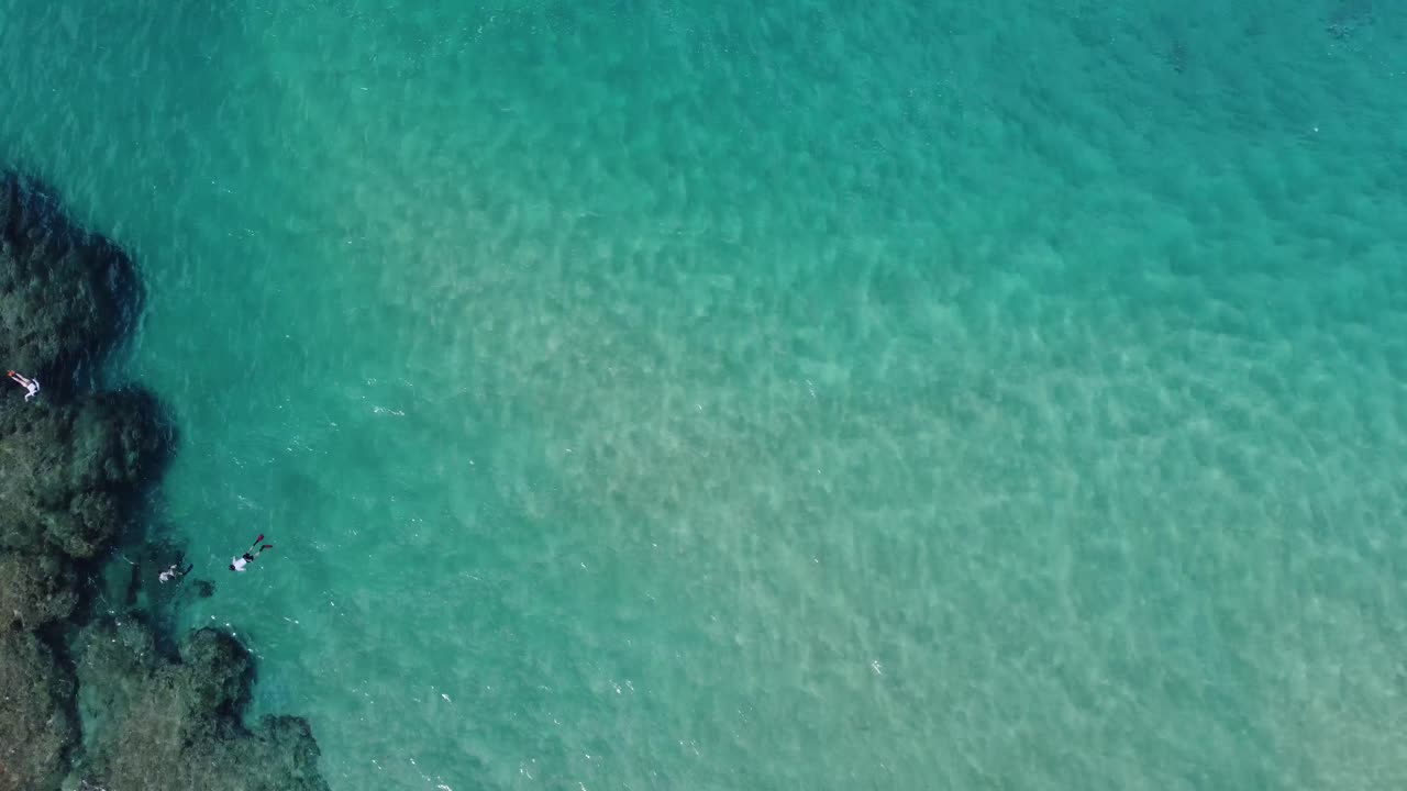 하와이 카우아이 섬 해안의 아름다운 조감도