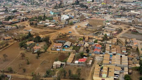 Ländliche-Dorfstadt-In-Kenia-Mit-Dem-Kilimandscharo-Im-Hintergrund