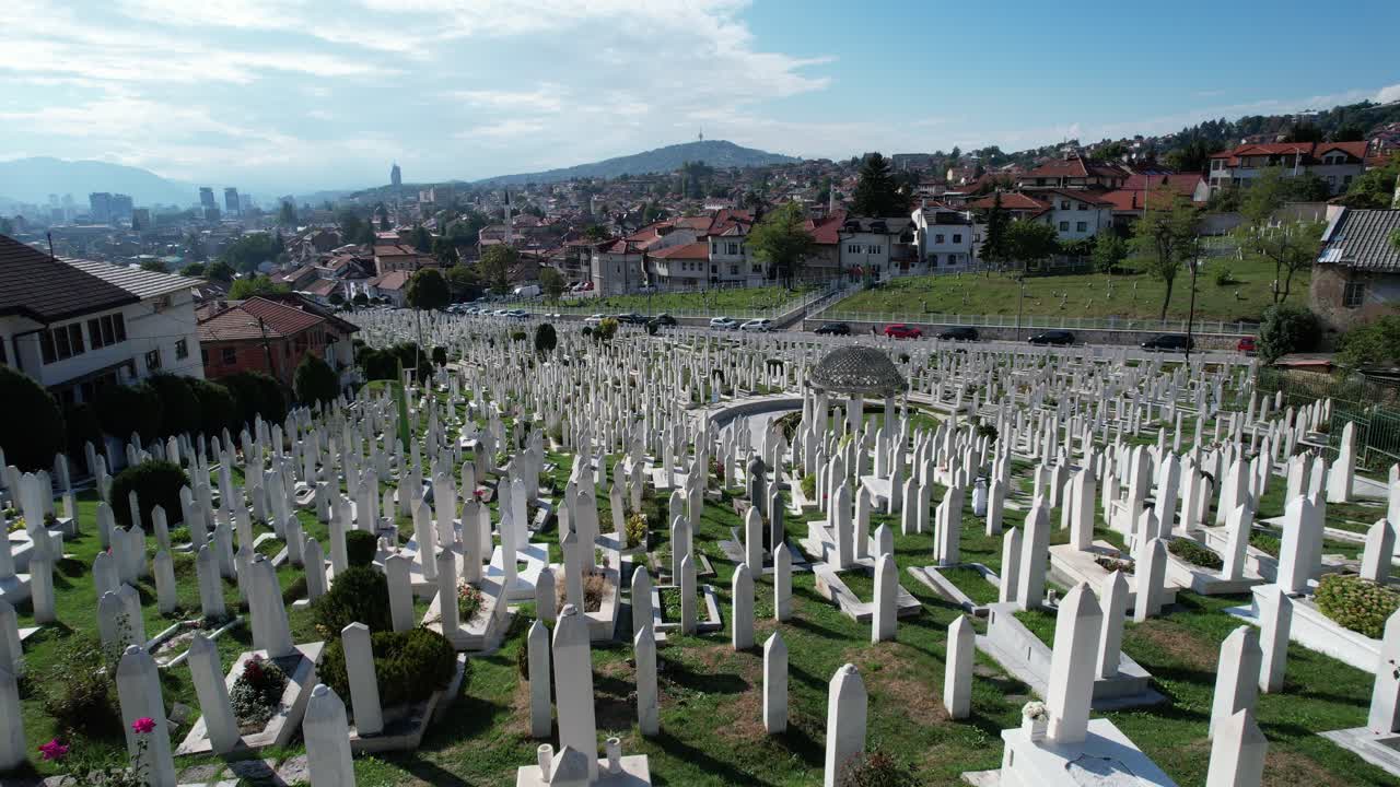 mausoleos del cementerio bosnio
