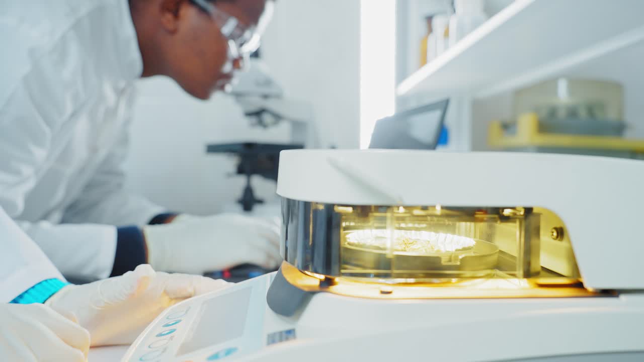 Scientist working in a laboratory