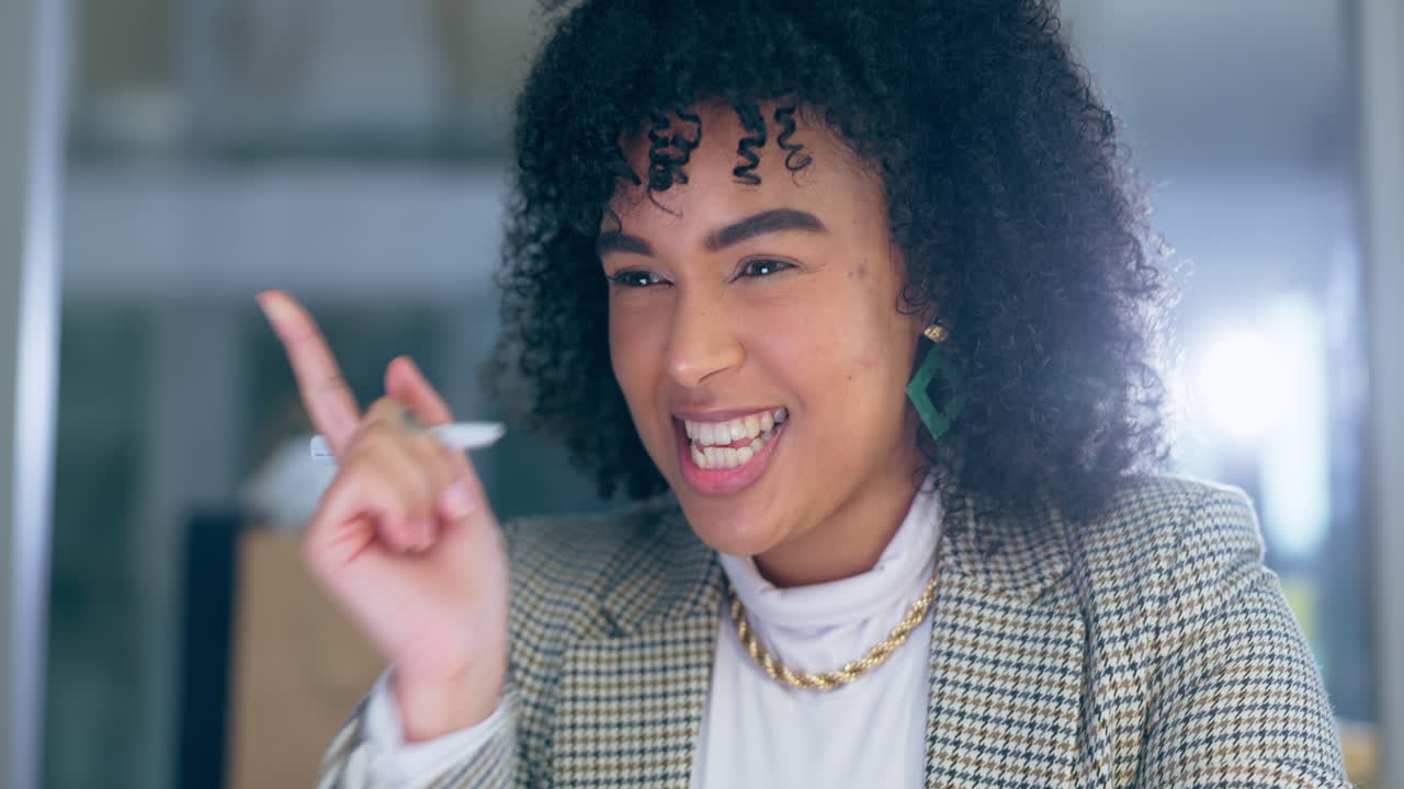 negocios, pensamiento y mujer con ideas