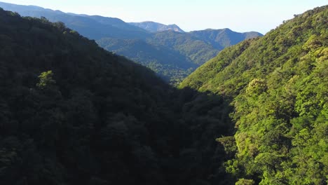 Rising-aerial-drone-view:-the-valley-in-the-Monteverde-Cloud-Forest-Reserve-,-Costa-Rica