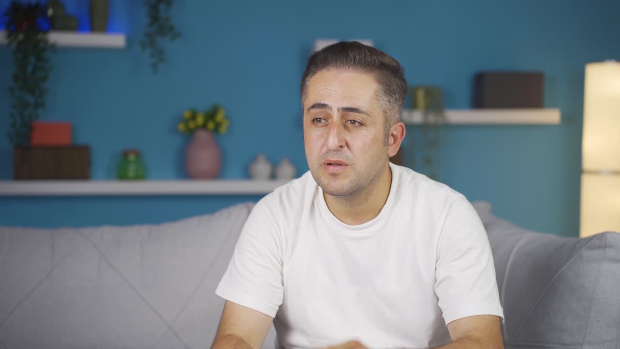 문제가 있는 사람은 사려 깊고, 부유하지 않습니다.