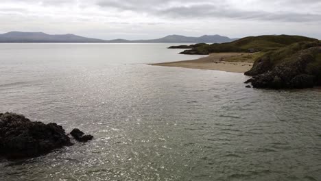 位於紐西蘭島上方,anglesey 沿海步道,snowdonia 山脈,橫跨愛爾蘭海