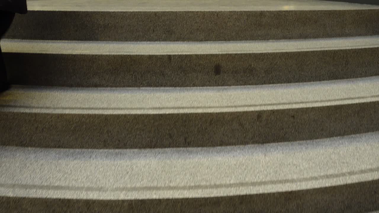 Steps in the outlet. Shooting in motion