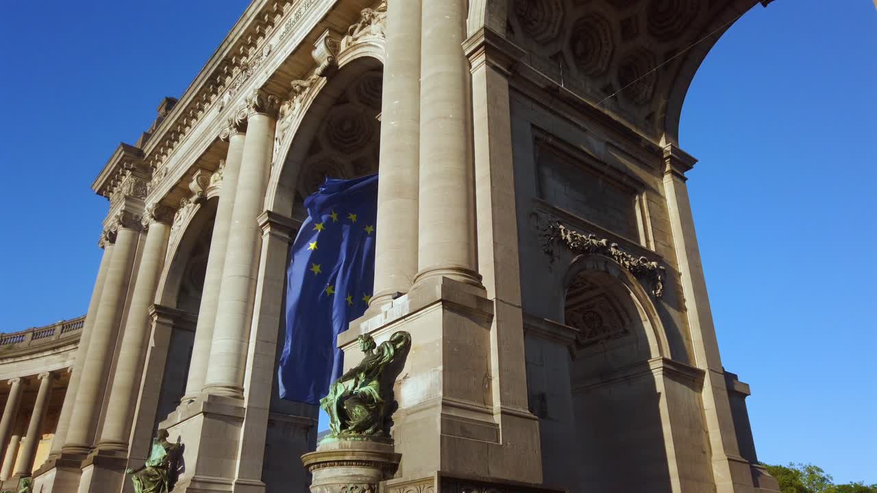 Wide view of European flag and curved gallery in Brussels