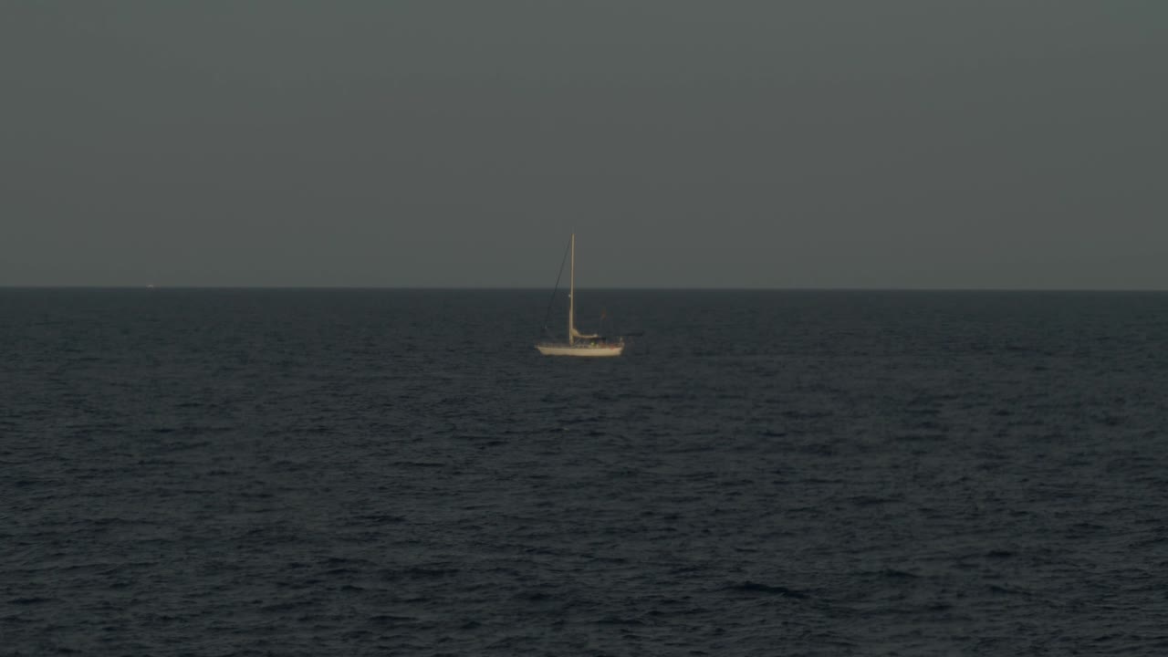 바다에서 작은 배