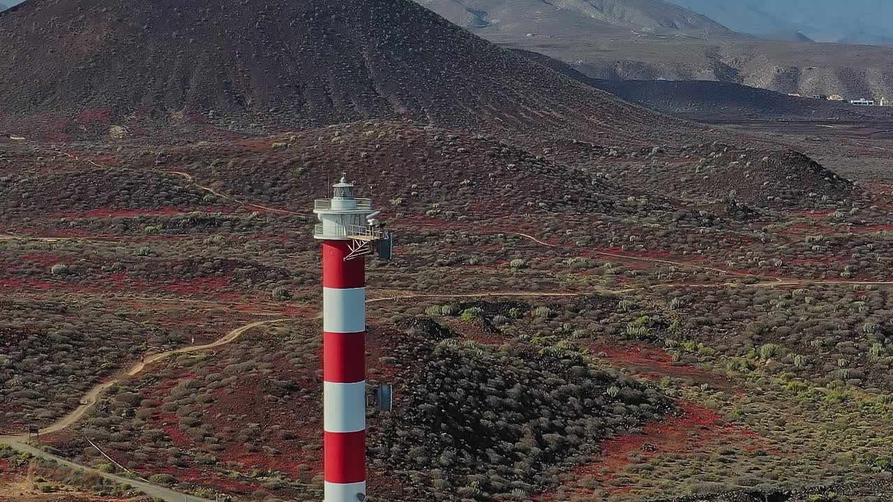 Vista del faro sull'isola di Tenerife, in Spagna, durante il giorno