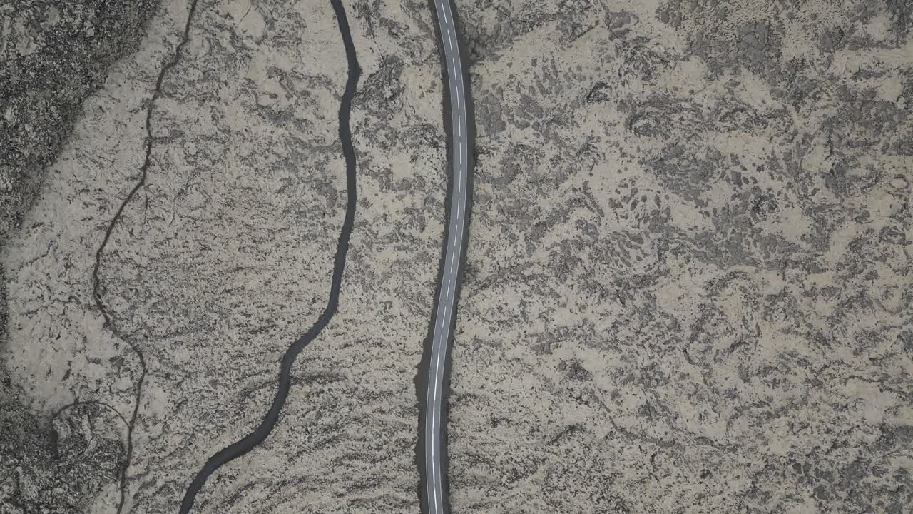 레이카네스 반도와 용암