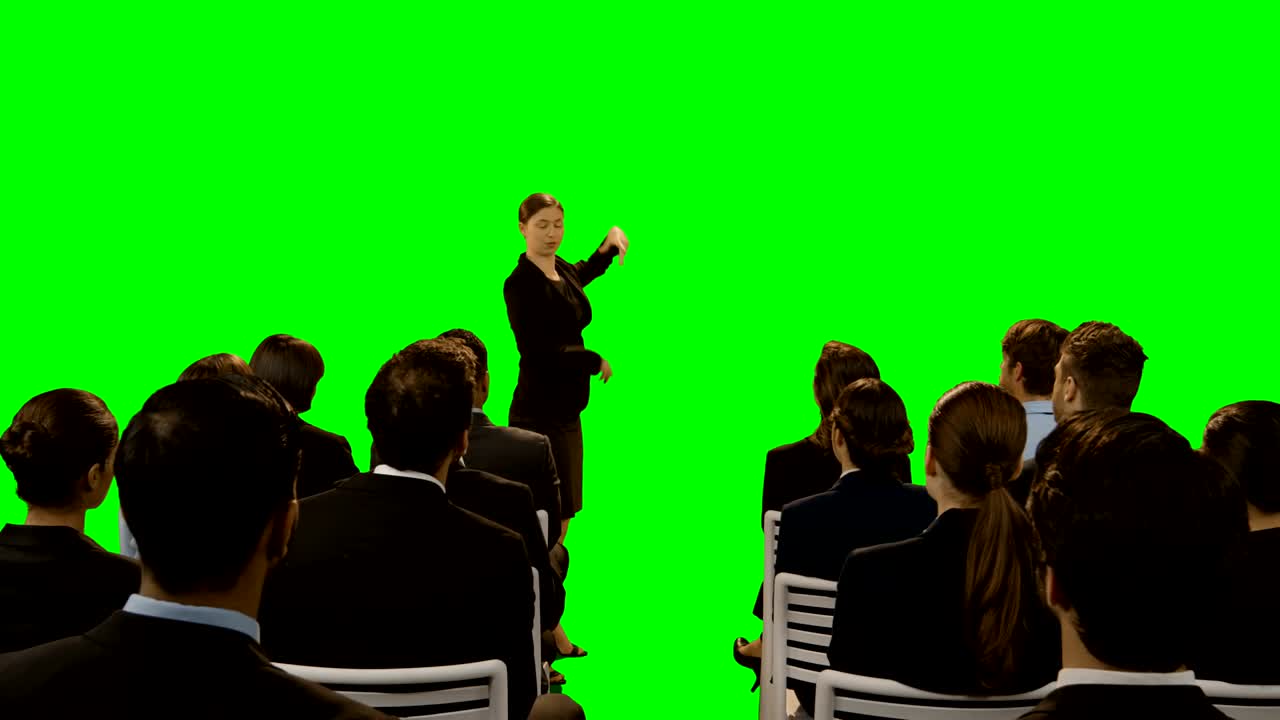 mujer de negocios fingiendo ser una entrenadora