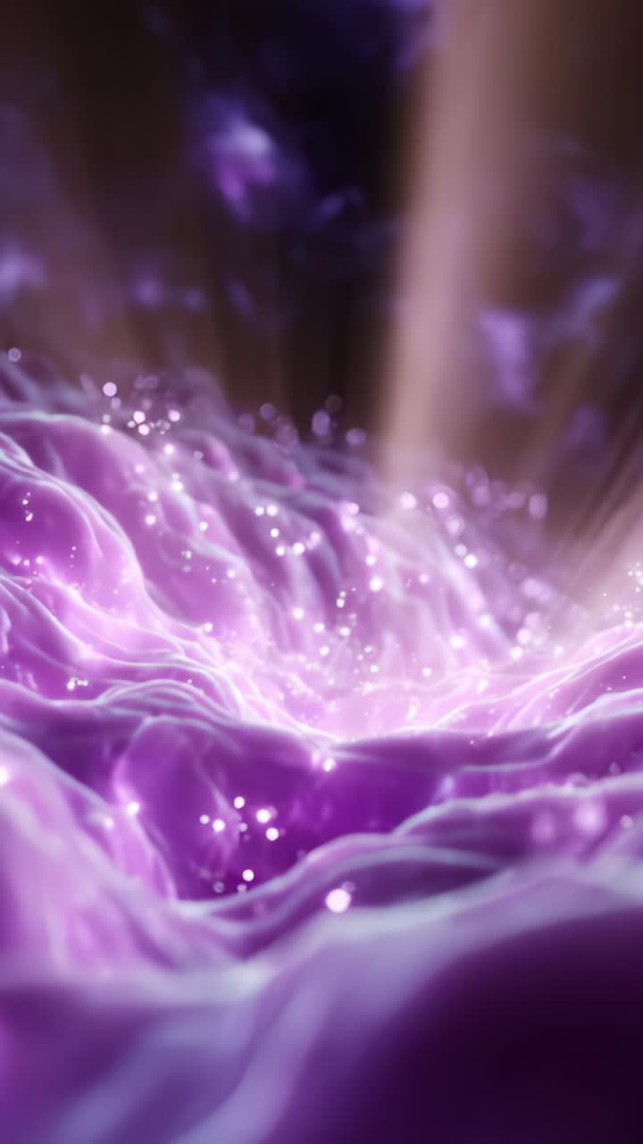 Flusso etereo di energia cosmica: un viaggio ipnotico attraverso vibranti onde viola illuminate da raggi di luce radiosi in un mistico paesaggio digitale