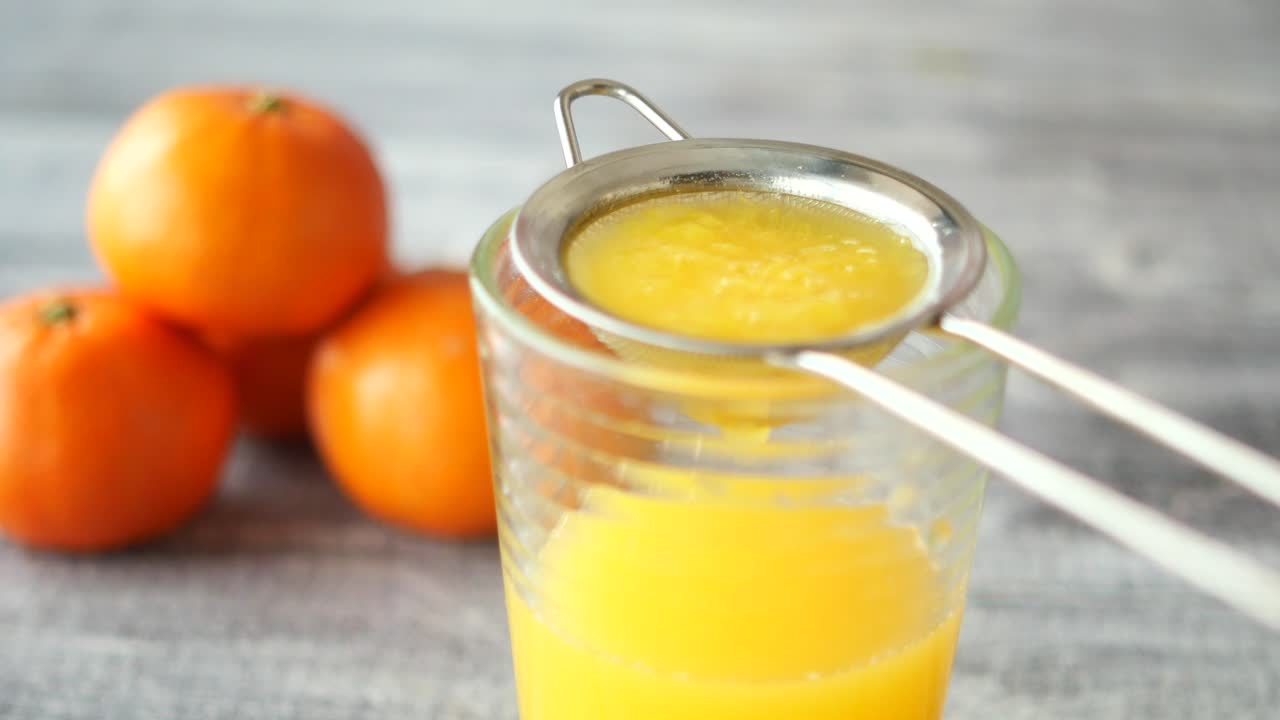 오렌지 주스를 만드는 것