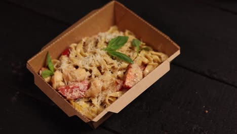 ensalada de pasta para llevar del chef