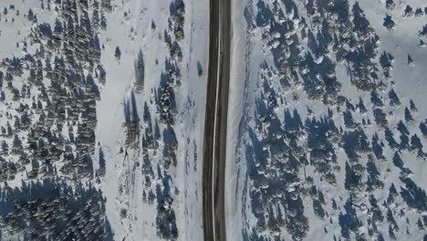 Autobahn-An-Einem-Verschneiten-Tag