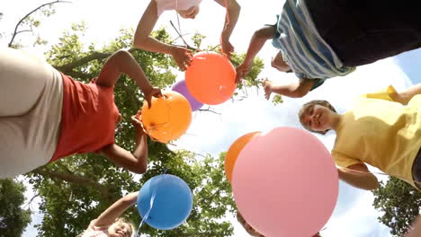 niños con globos