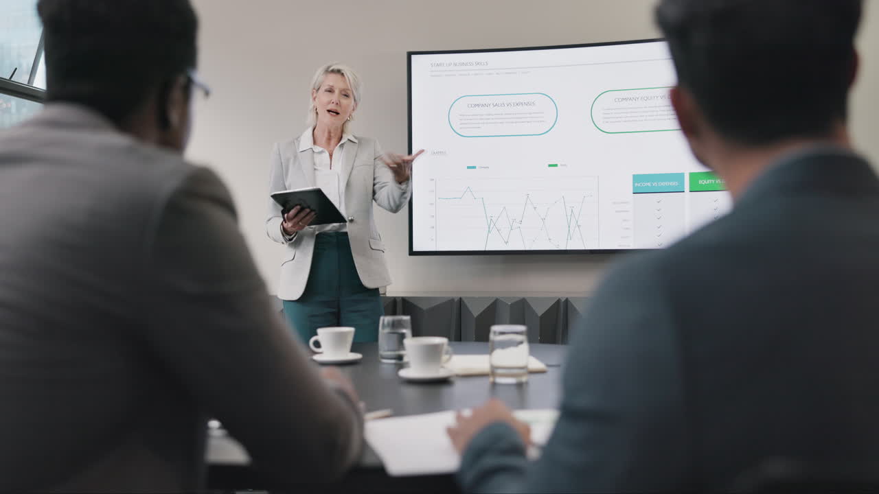 Woman presentation, screen