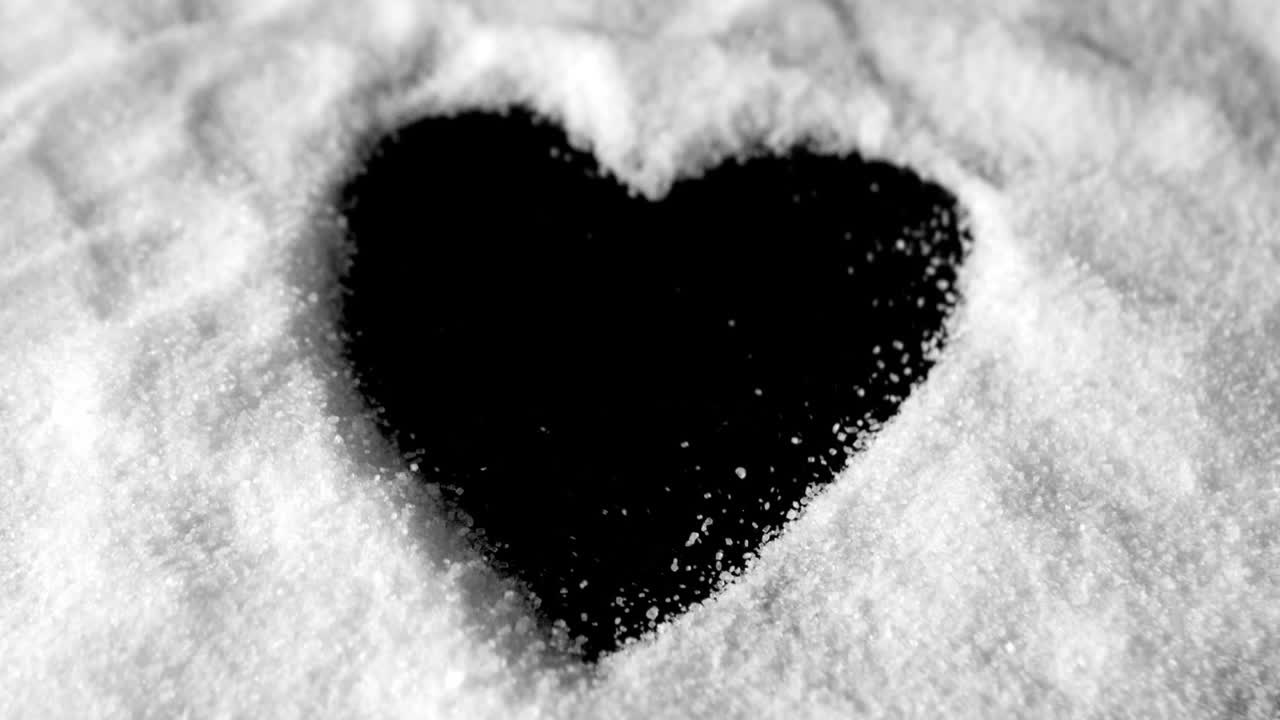 설탕으로 형성된 심장이 날아가며