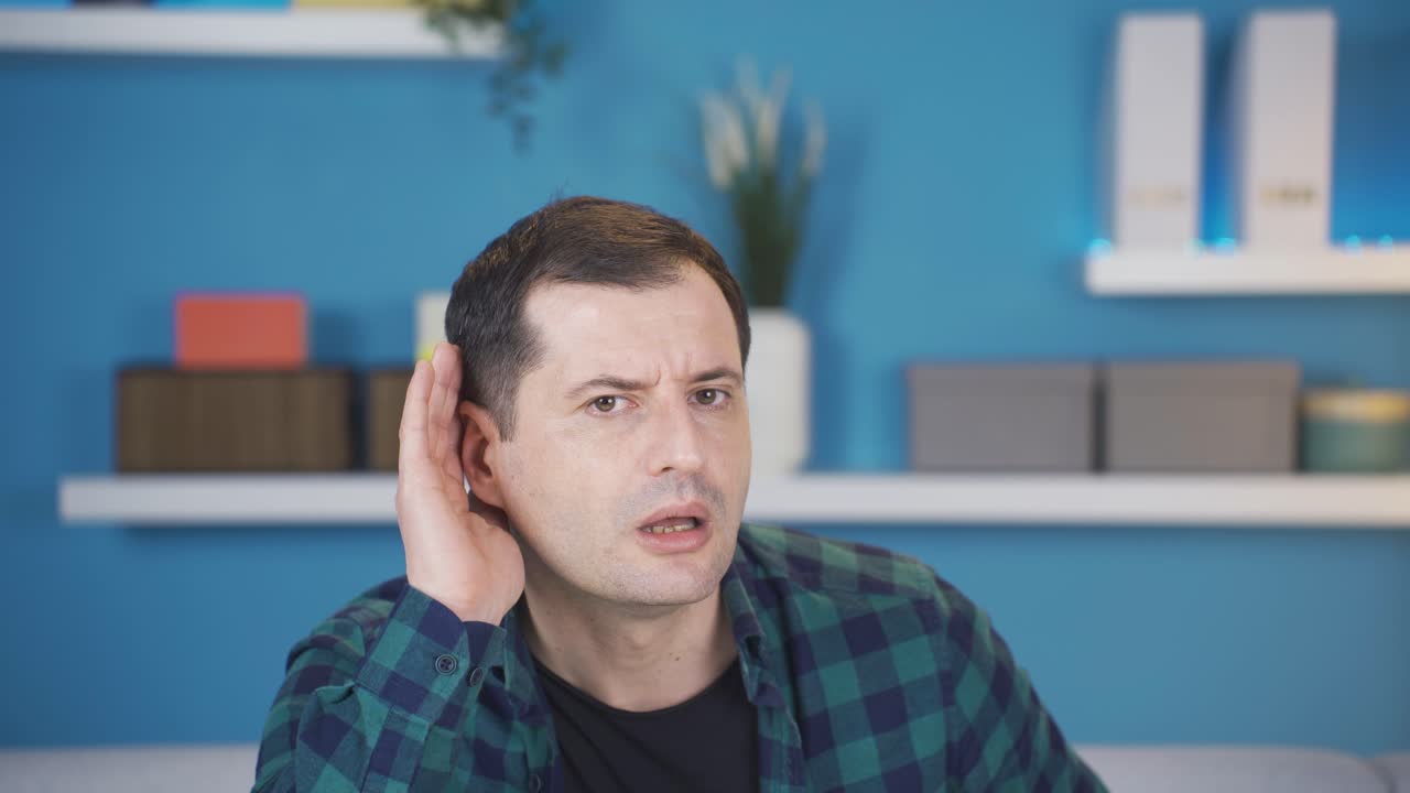 el hombre que escucha.