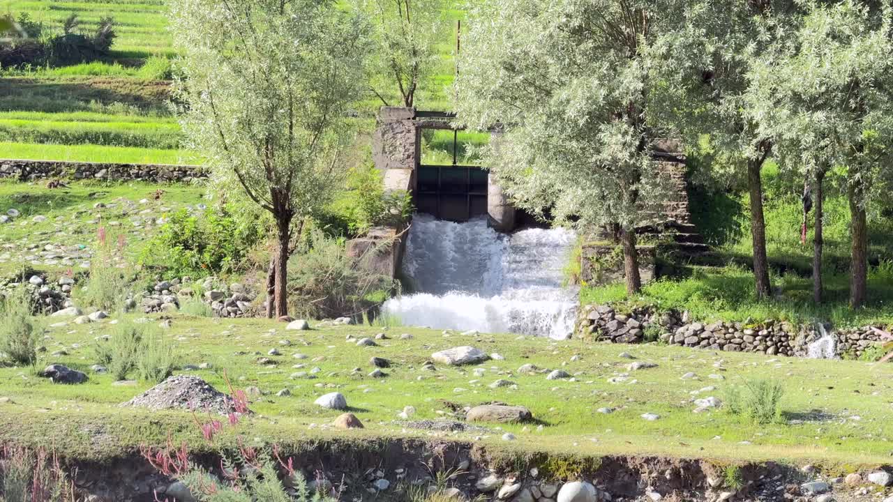 Sunmarg Valley, Exploring the Tranquil Fresh Waters of River Sindh, Boating Bliss, Forest Trails, Lush Meadows and Scenic Himalayan Landscapes