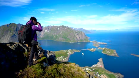 fotógrafo de la naturaleza de noruega en el archipiélago de lofoten.