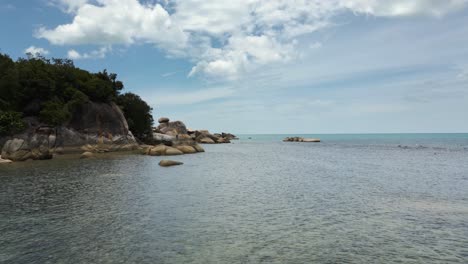 Explore-Samui's-Granite-Rocks:-Beach-Beauty,-Adventure-Activities,-Top-Tourist-Destination-Koh-Samui-Lamai-Beach