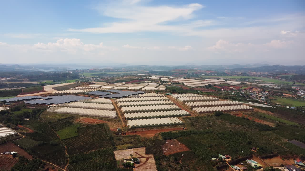 현대 농업 관행을 갖춘 광활한 농지, 베트남