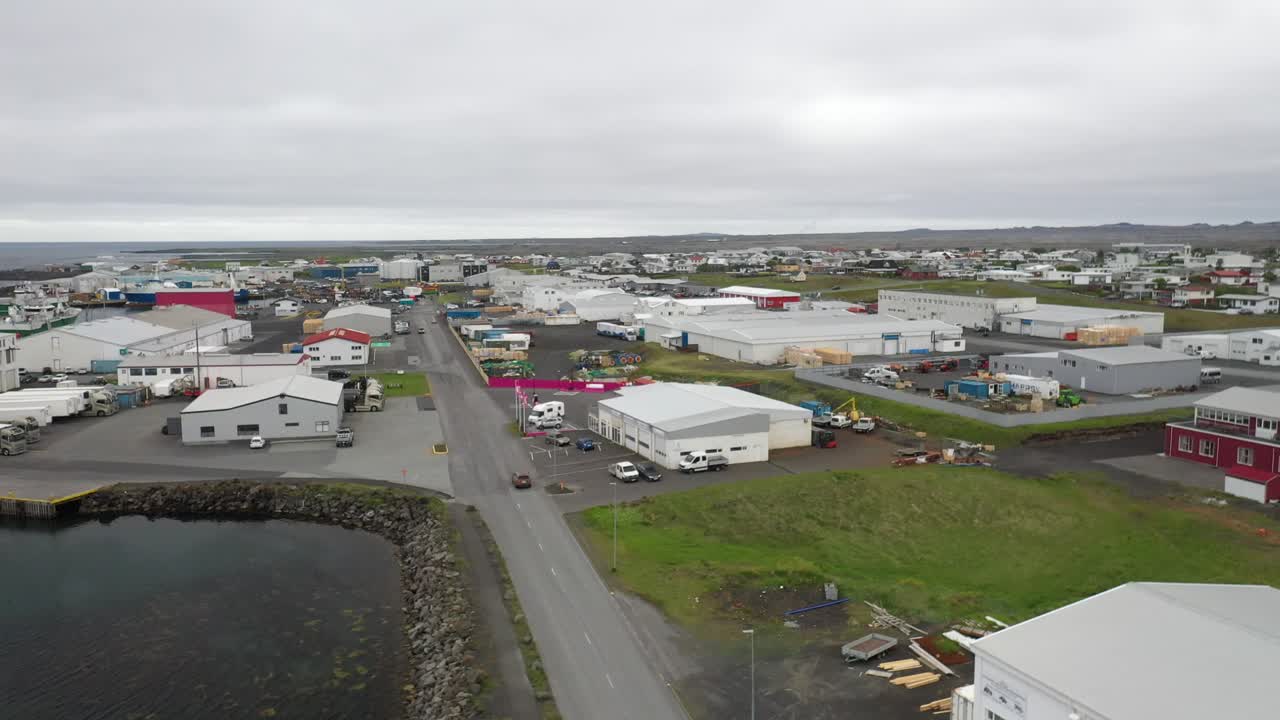 아이슬란드의 그린다비크 (grindavík) 마을이 2022년 드론으로 촬영된 영상으로 화제가 되고 있다.