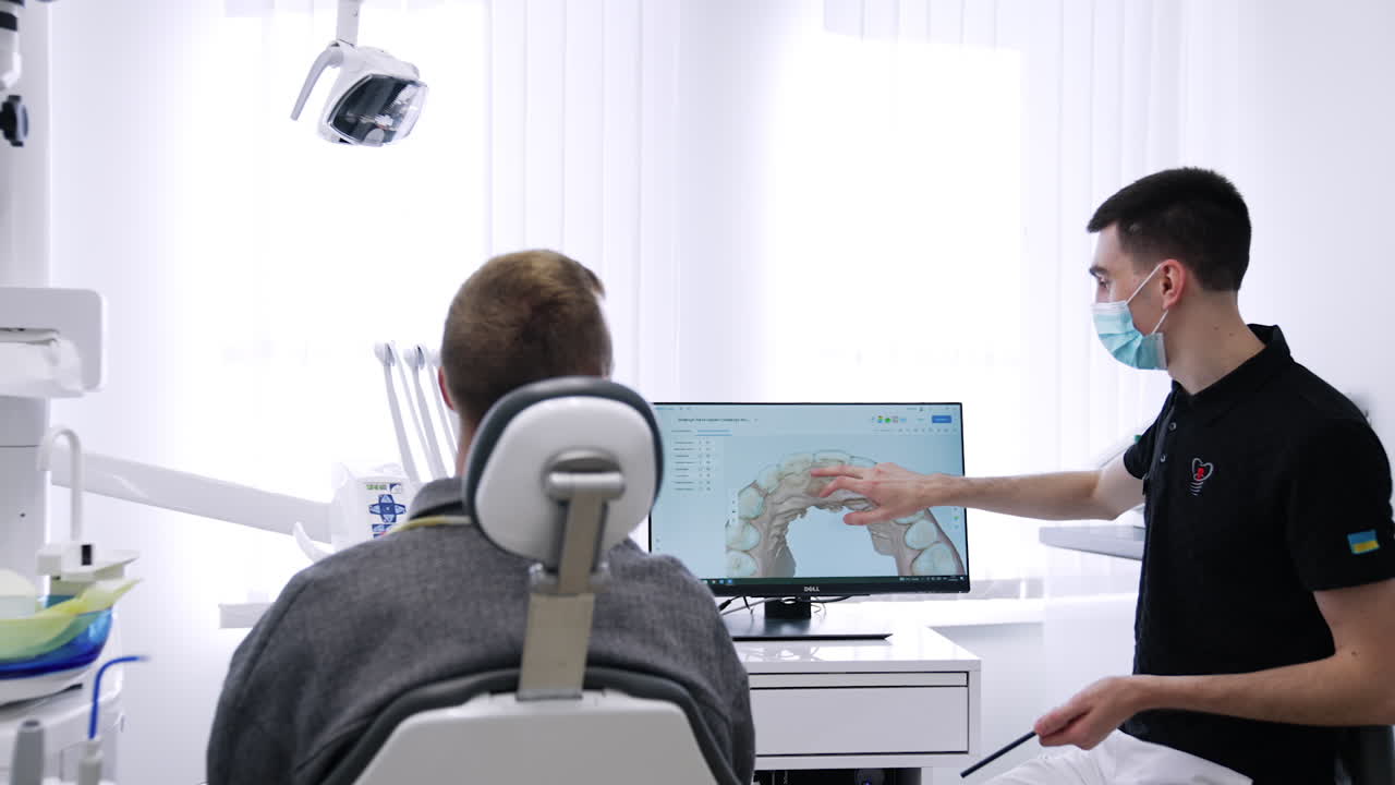 Dental Consultation with 3D Model