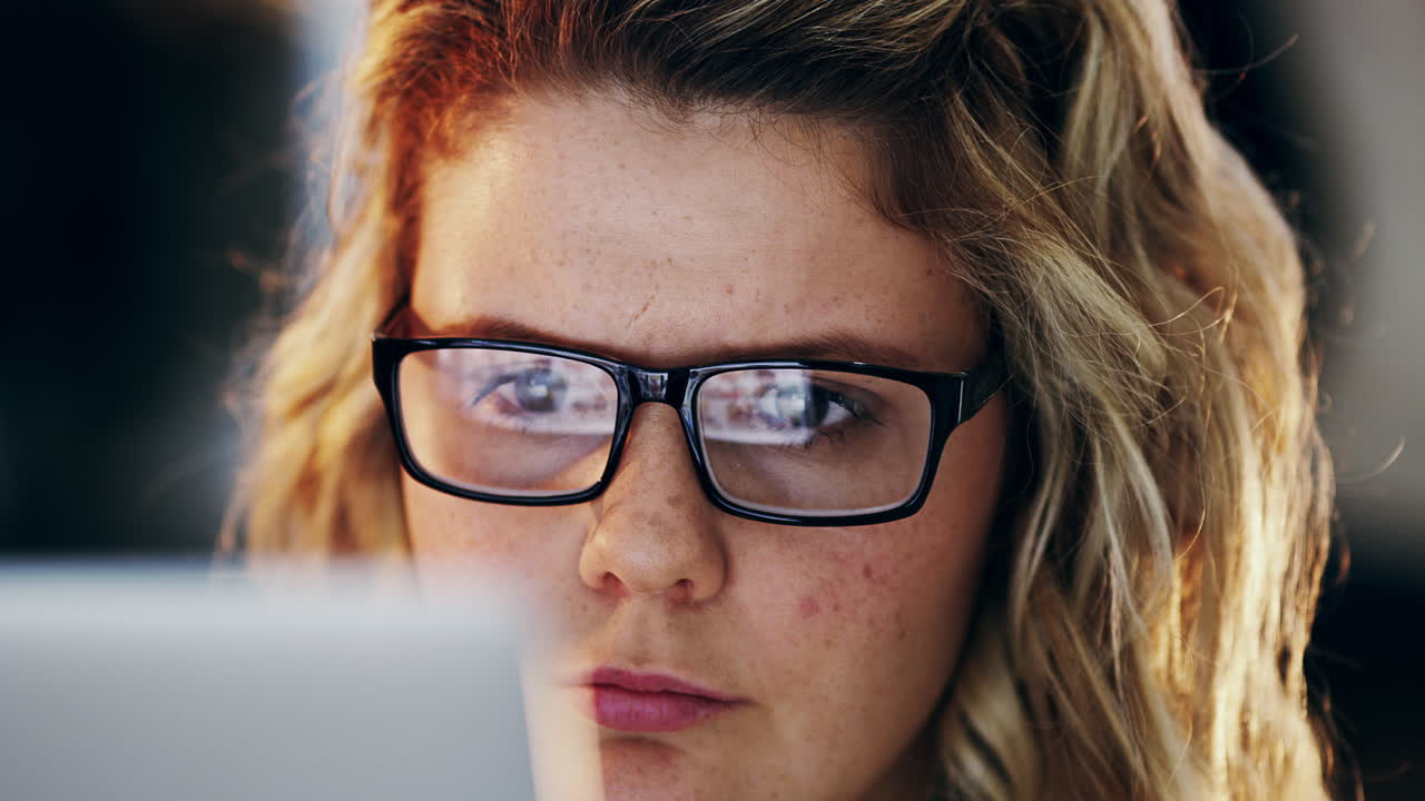 involucrado en un mundo en línea