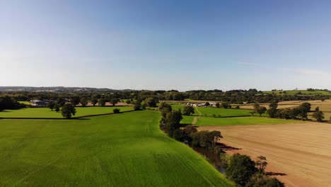 Patchwork-Idílico-Tierras-De-Cultivo-Del-Este-De-Devon