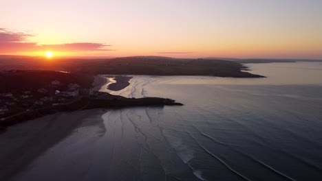 Amanecer-En-La-Playa-Por-Drone-En-El