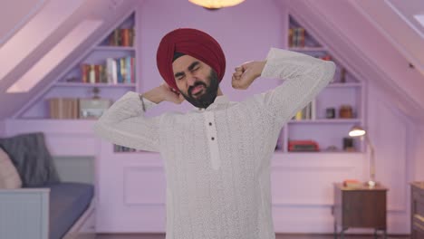 hombre indio sikh somnoliento y cansado