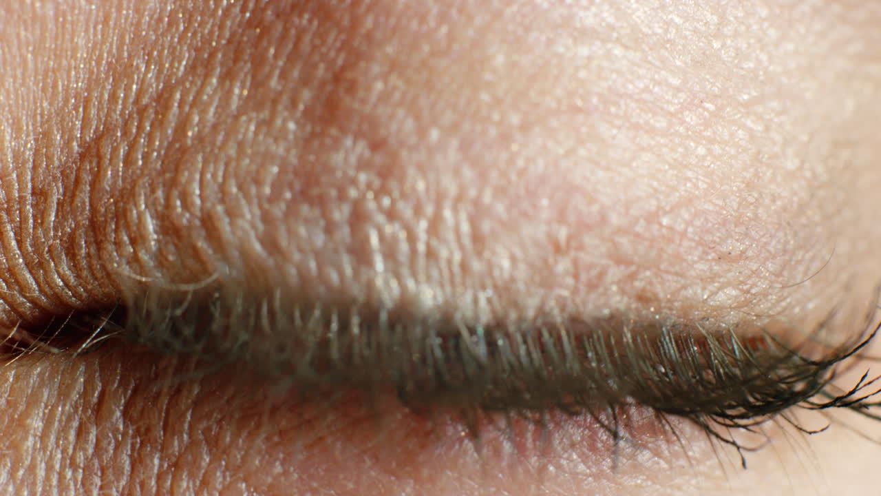 rostro de mujer, ojos azules y enfoque de la visión