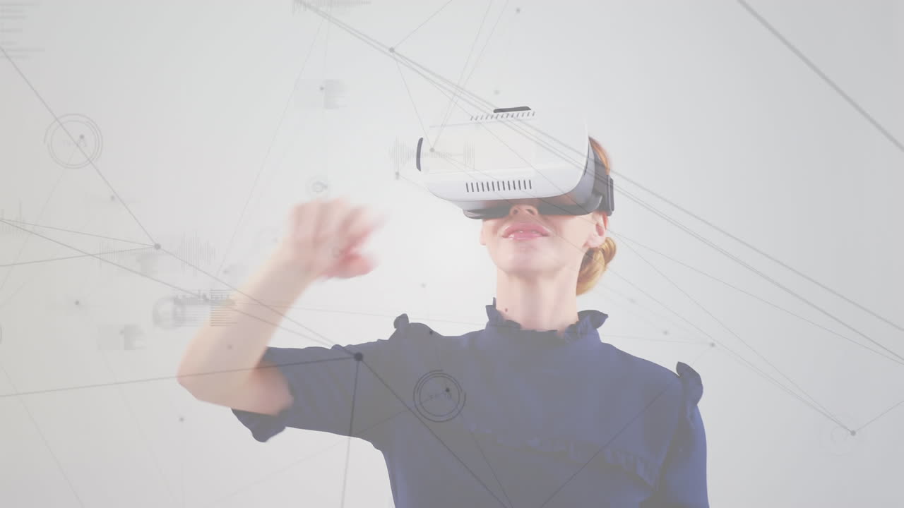 animación de la red de conexiones sobre mujer de negocios con auriculares vr