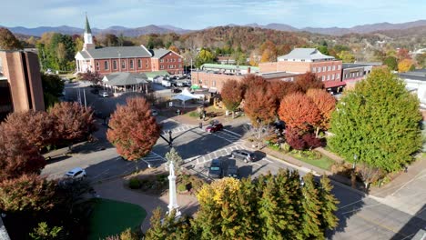 Plaza-De-La-Ciudad-Franklin-Nc-Carolina-Del-Norte-En-Otoño