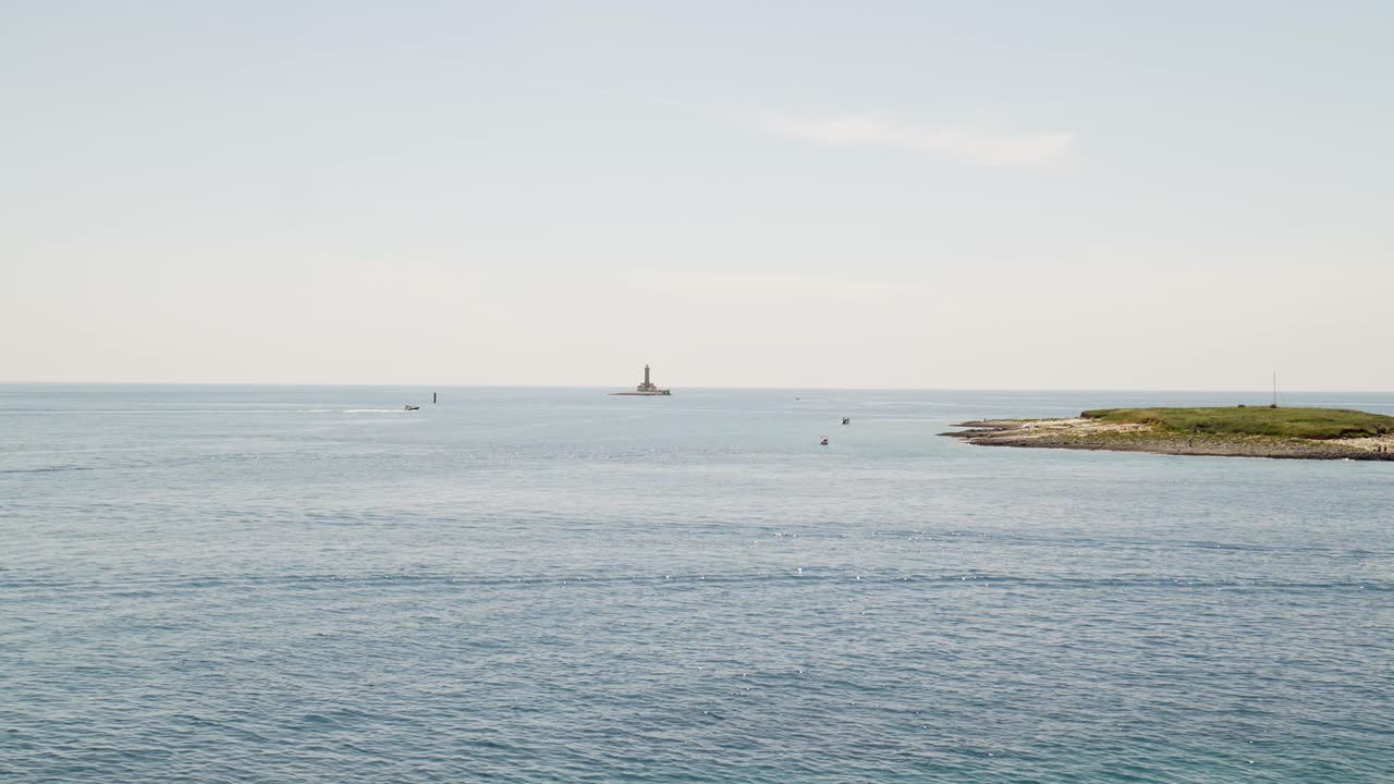 멀리 있는 등대