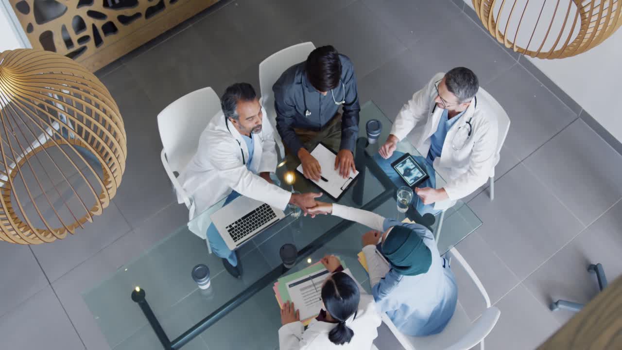 Doctors at meeting 4k