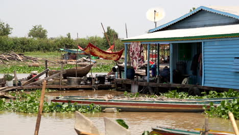 floating house on the tonle sap river in cambodia